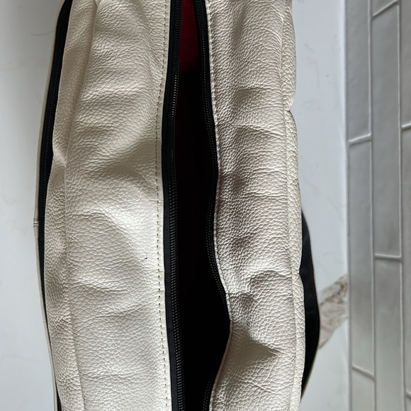 VGUC leather Bugaboo Bag for baby bottles, diapers - long wide adjustable strap - Picture 14 of 17